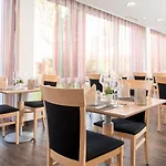 Mercure Sued